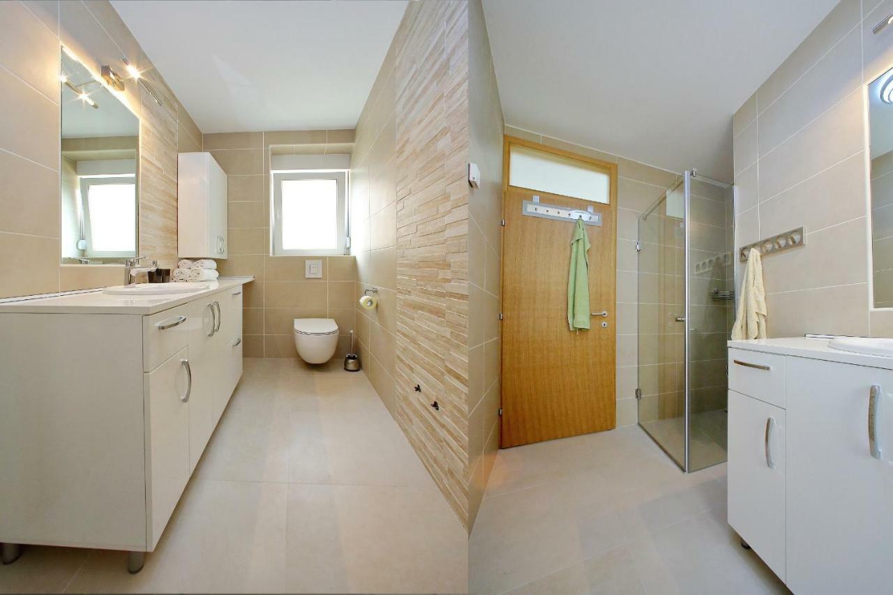 Luxury Apartments Sikiric_2 With Fantastic View On The Sea Bibinje Bagian luar foto