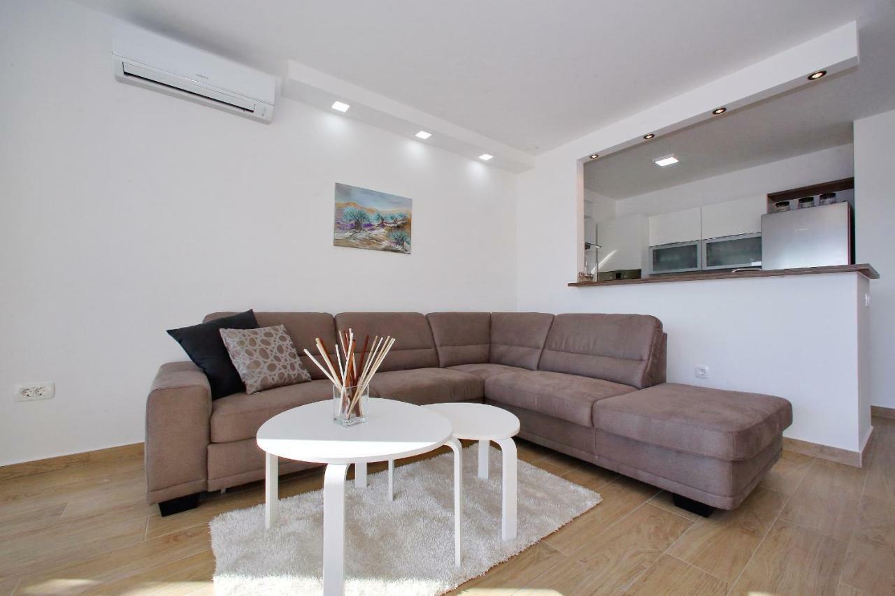Luxury Apartments Sikiric_2 With Fantastic View On The Sea Bibinje Bagian luar foto