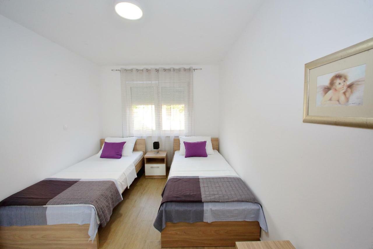 Luxury Apartments Sikiric_2 With Fantastic View On The Sea Bibinje Bagian luar foto