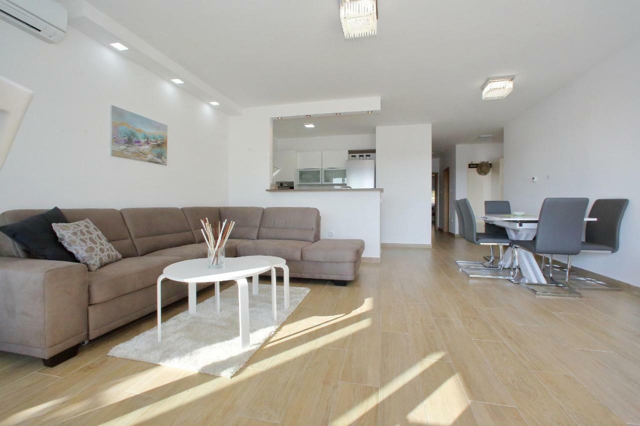Luxury Apartments Sikiric_2 With Fantastic View On The Sea Bibinje Bagian luar foto