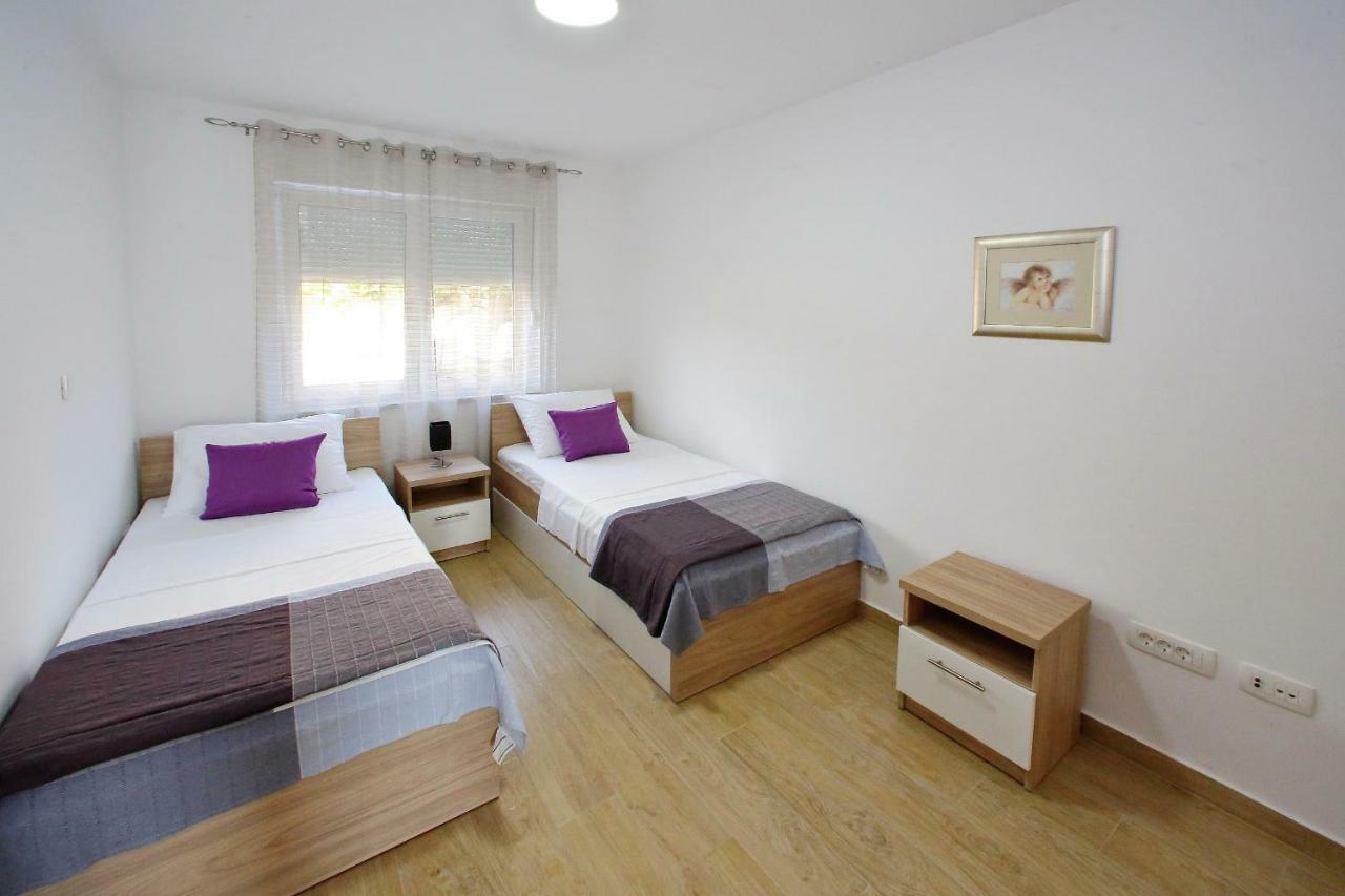 Luxury Apartments Sikiric_2 With Fantastic View On The Sea Bibinje Bagian luar foto